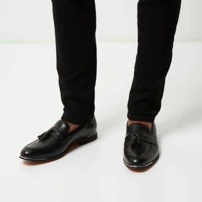 Black silver tipping tassel loafers